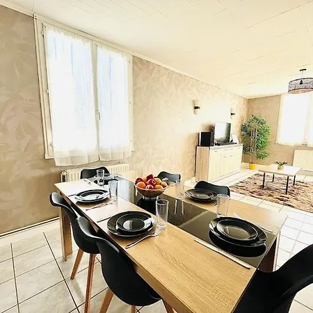 Montlucon-Le Savanna T3 A 5Min Du Centre-Ville Montlucon 公寓 *